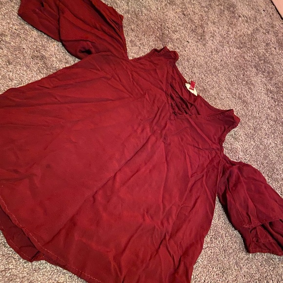 Maroon - Picture 1 of 3